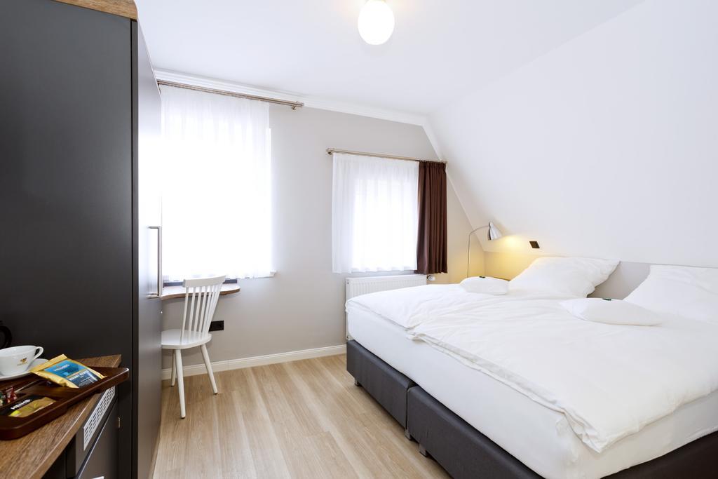 Logierhaus Rheintoreins Rees Rum bild